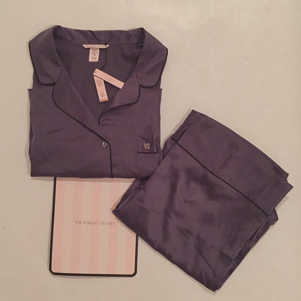 Victoria’s Secret satin pajama set gray